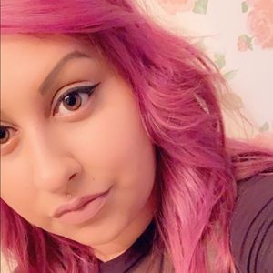 Meet your Posher, Alejandra